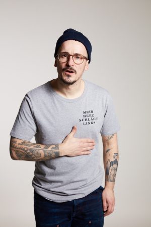 Mein Herz schlägt links Herrenshirt von Elternhaus, fair fashion made in Hamburg